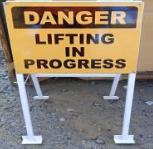 DANGER "LIFTING IN PROGRESS" SIGN TO BE WITH FOLDABLE STANDSMATERIAL: Metalic